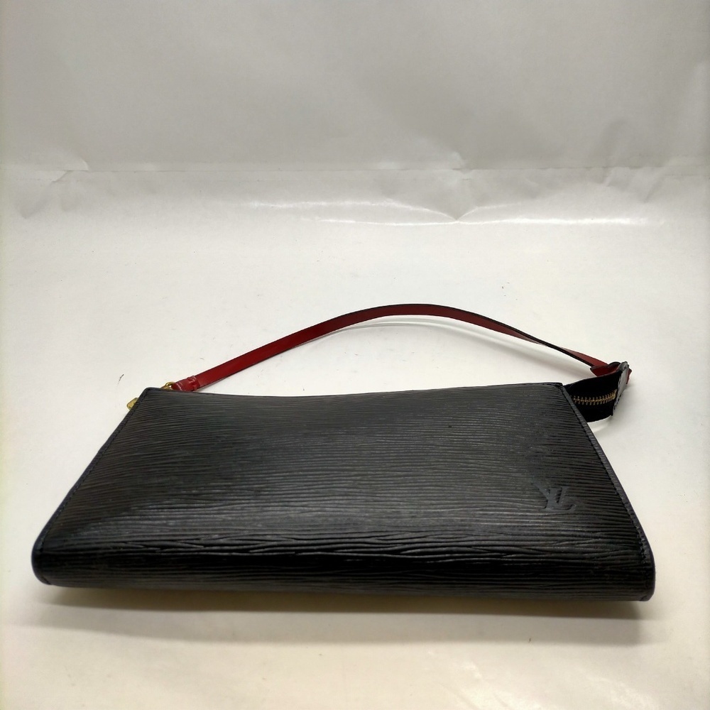 Louis Vuitton Pochette Black Epi - Picture 5 of 9